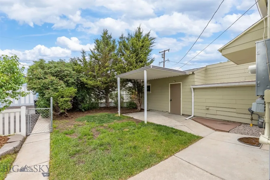1023 S Dakota Butte MT 59701