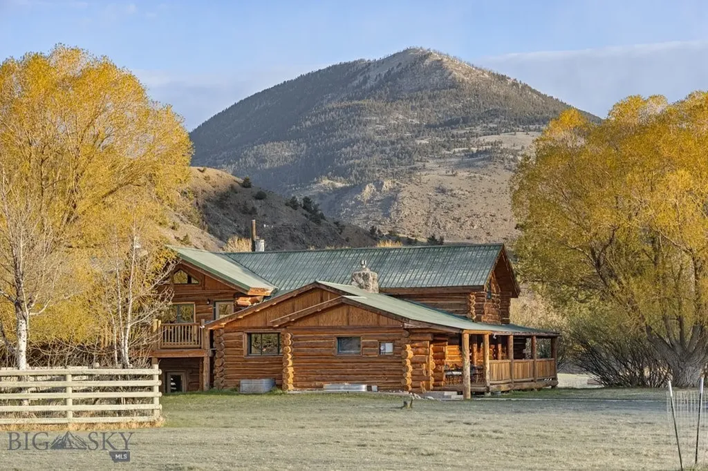 1035 And 1037 Us Highway 89 South S Gardiner MT 59030