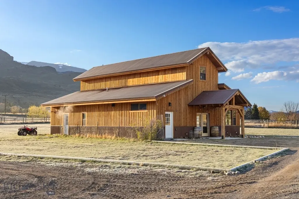 1035 And 1037 Us Highway 89 South S Gardiner MT 59030