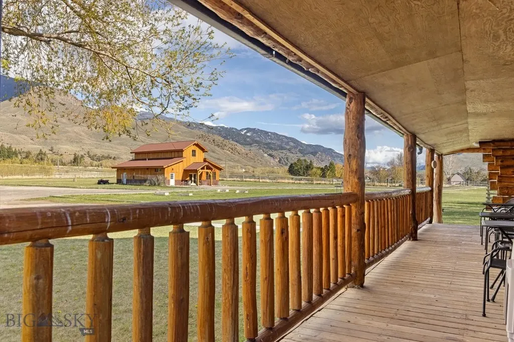 1035 And 1037 Us Highway 89 South S Gardiner MT 59030