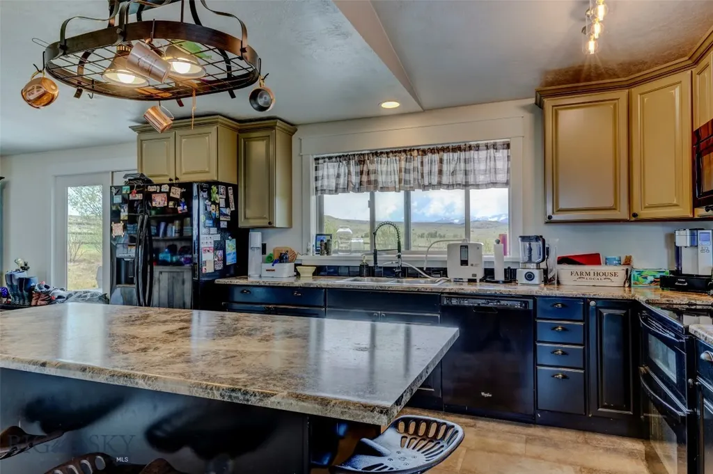 202 Fiddle Creek Road Livingston MT 59047