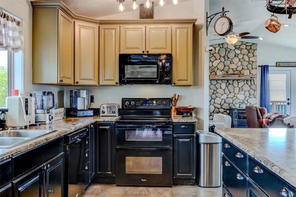 202 Fiddle Creek Road Livingston MT 59047