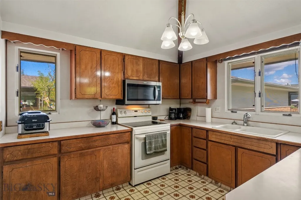 3033 Bayard Street Butte MT 59701