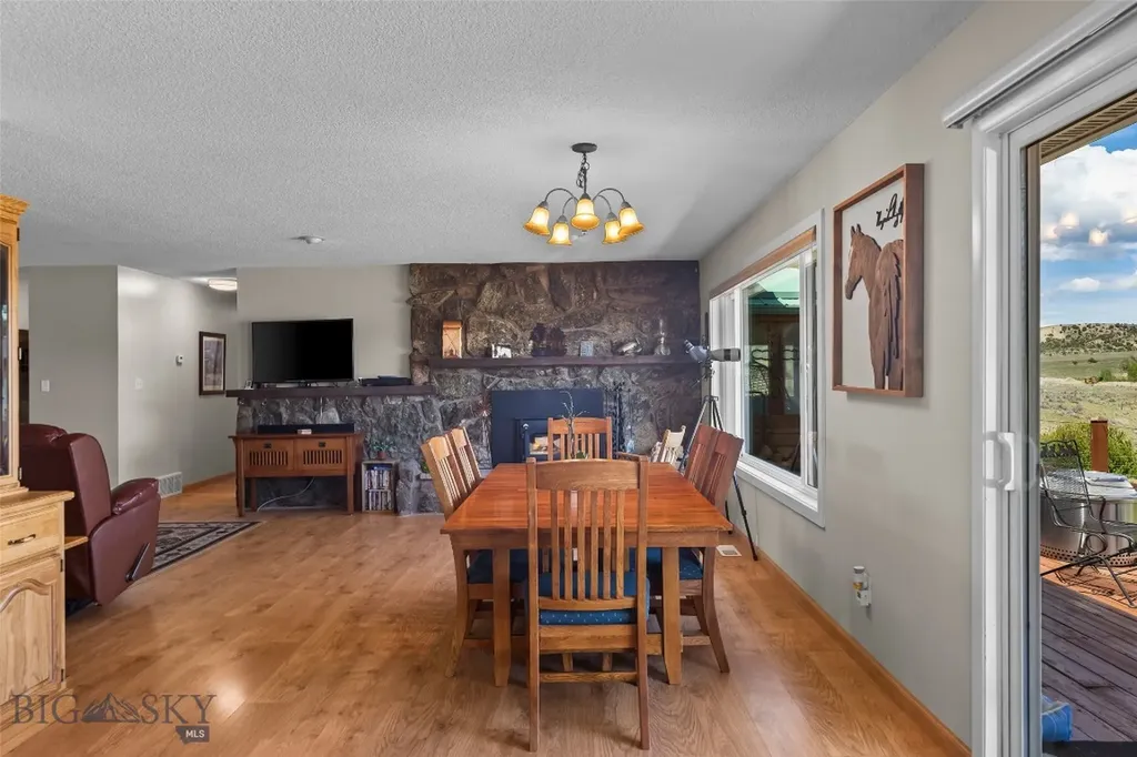 21 Mcpherson Lane Wilsall MT 59086