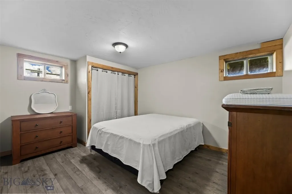 21 Mcpherson Lane Wilsall MT 59086