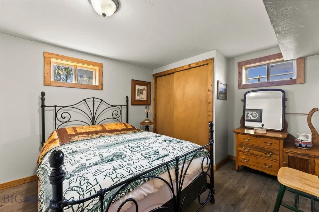 21 Mcpherson Lane Wilsall MT 59086