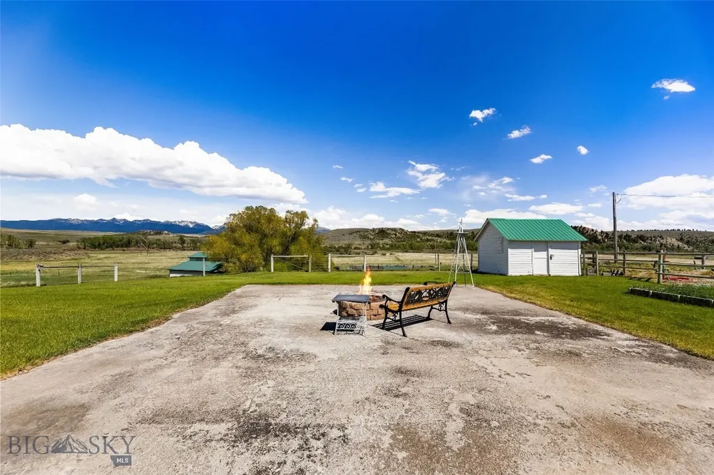 21 Mcpherson Lane Wilsall MT 59086