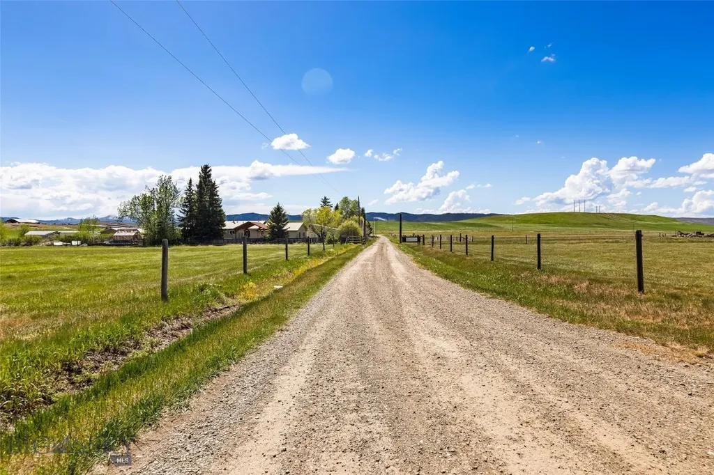 21 Mcpherson Lane Wilsall MT 59086