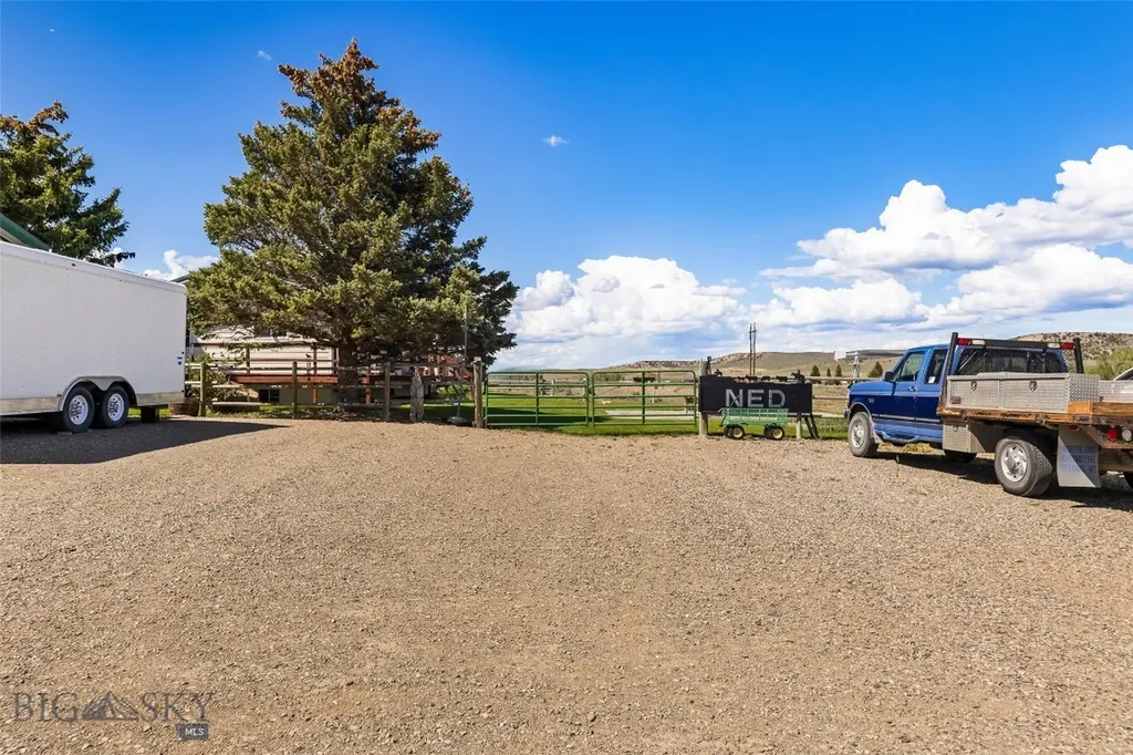 21 Mcpherson Lane Wilsall MT 59086