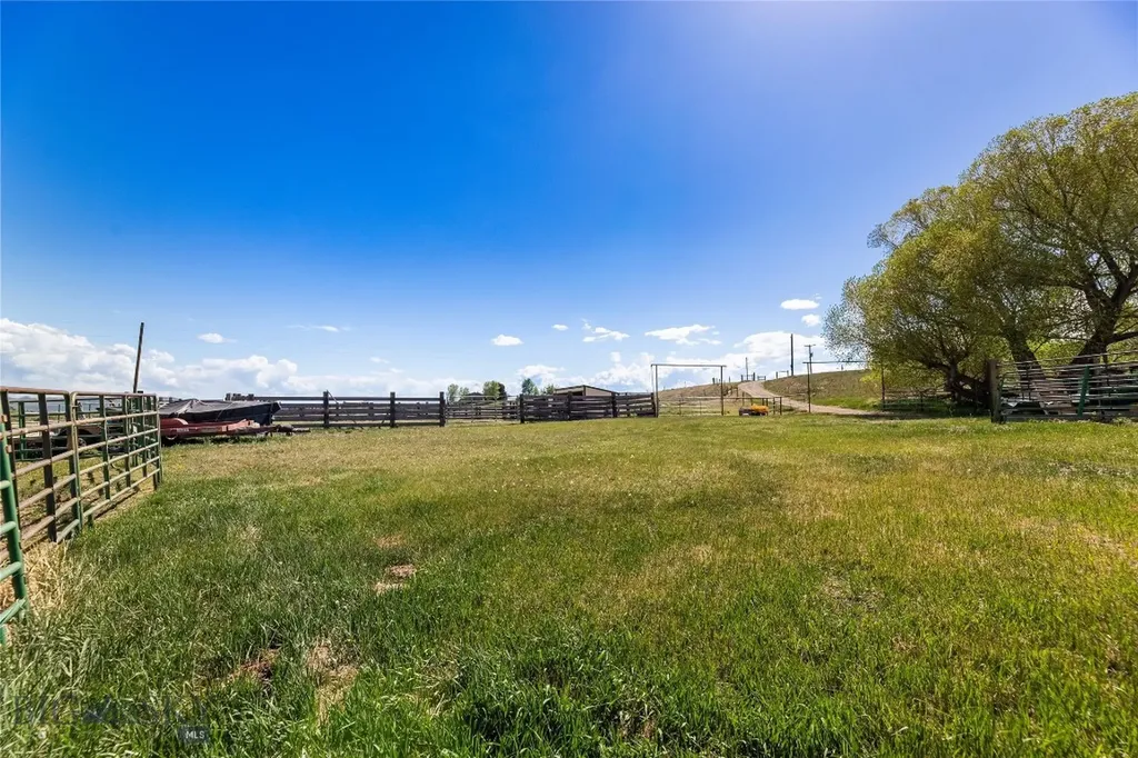 21 Mcpherson Lane Wilsall MT 59086