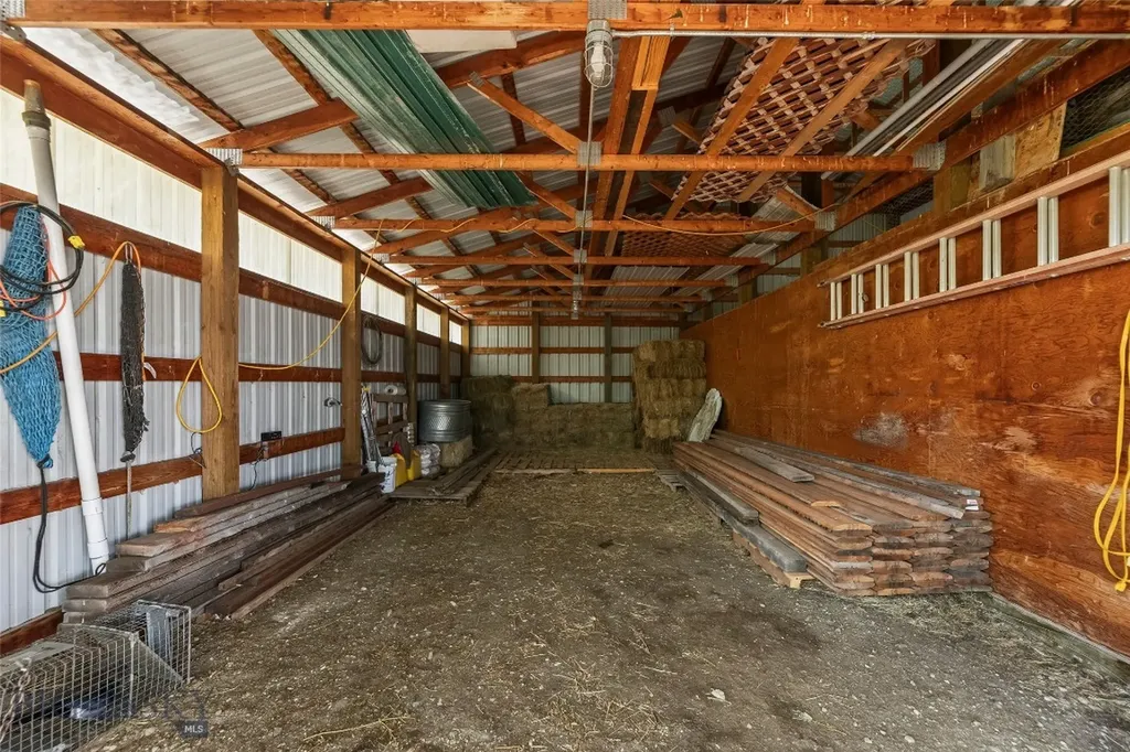 21 Mcpherson Lane Wilsall MT 59086