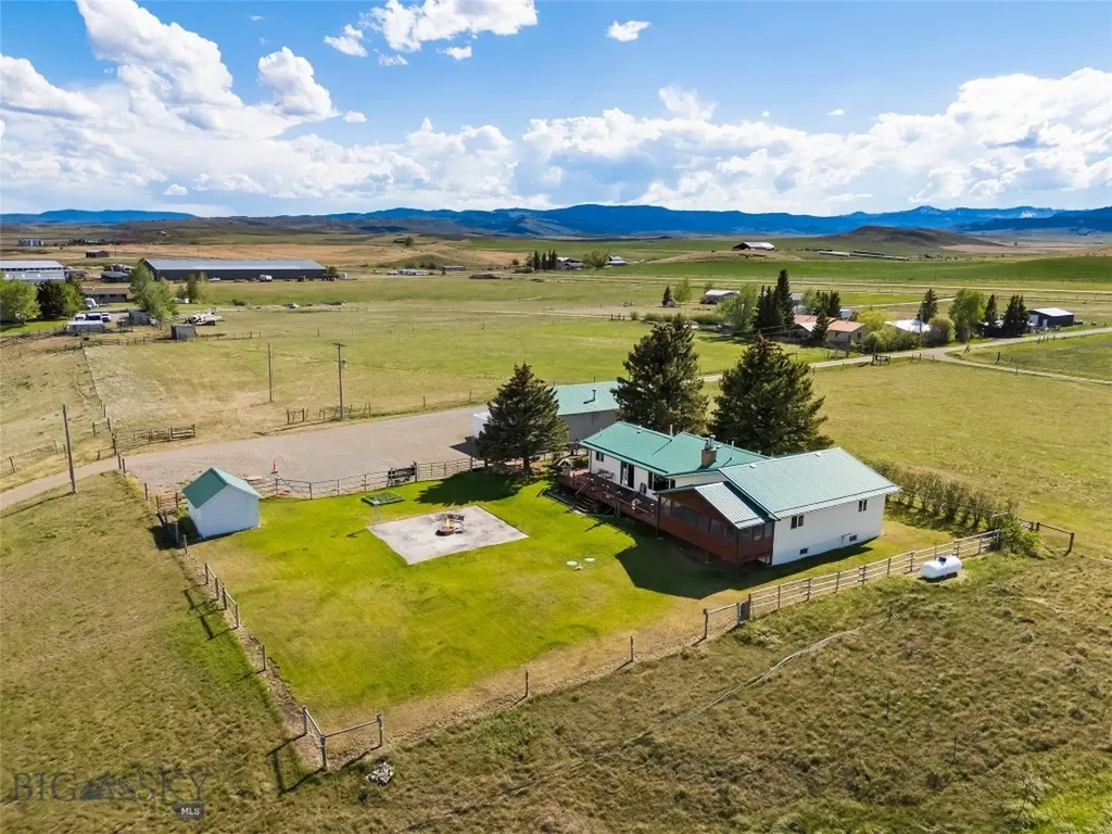21 Mcpherson Lane Wilsall MT 59086