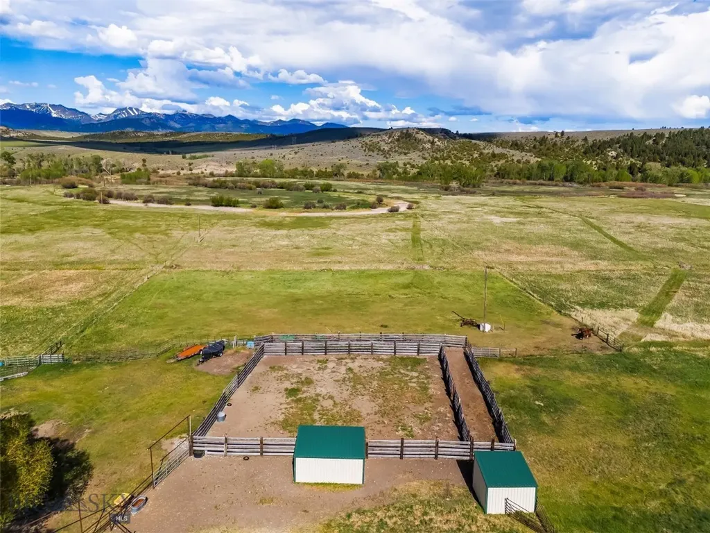 21 Mcpherson Lane Wilsall MT 59086