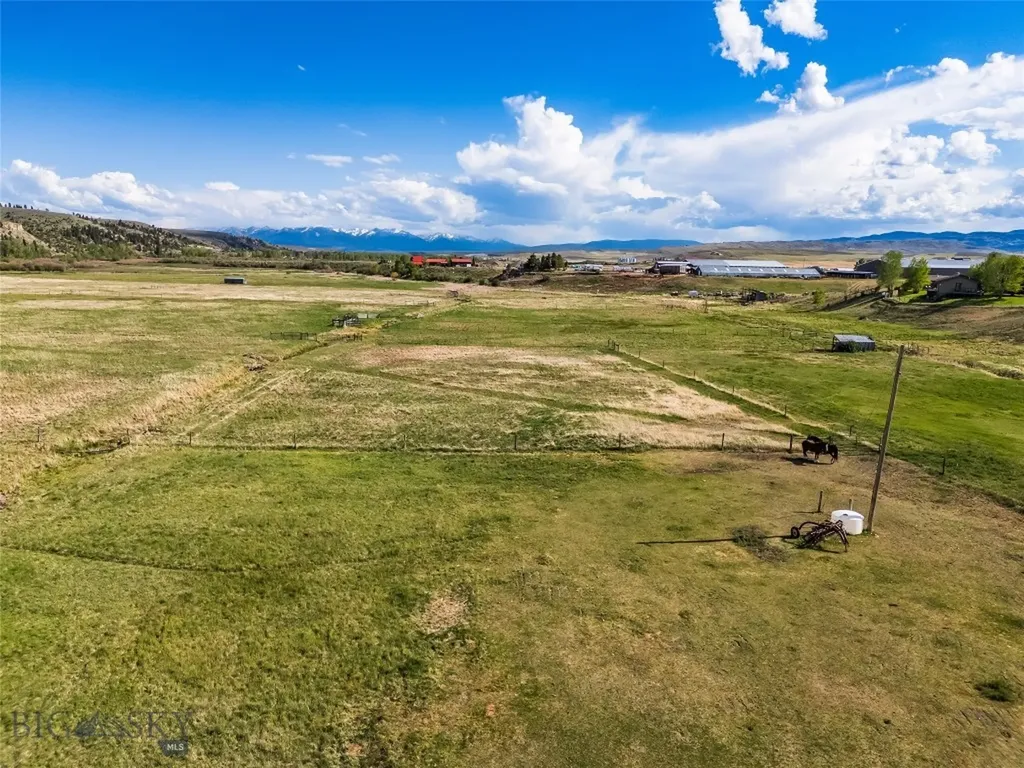 21 Mcpherson Lane Wilsall MT 59086