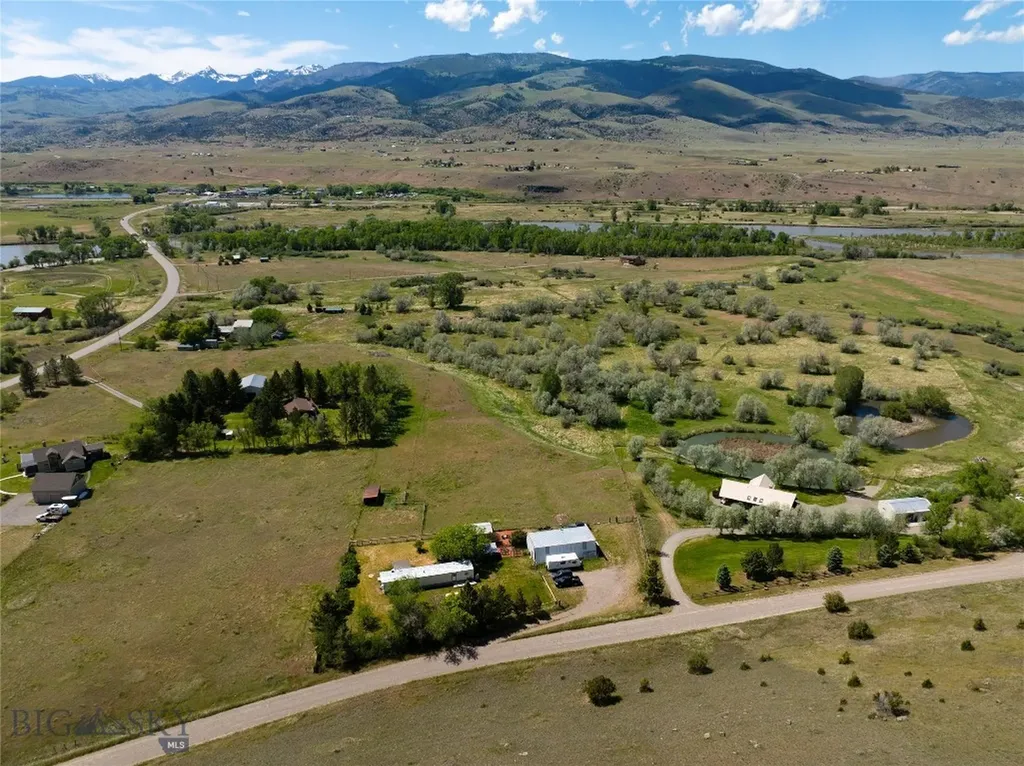 25 Emigrant Meadows Road Emigrant MT 59065