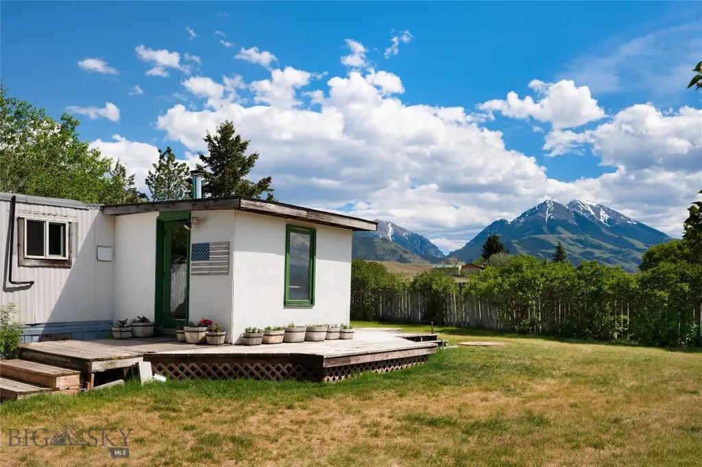 25 Emigrant Meadows Road Emigrant MT 59065