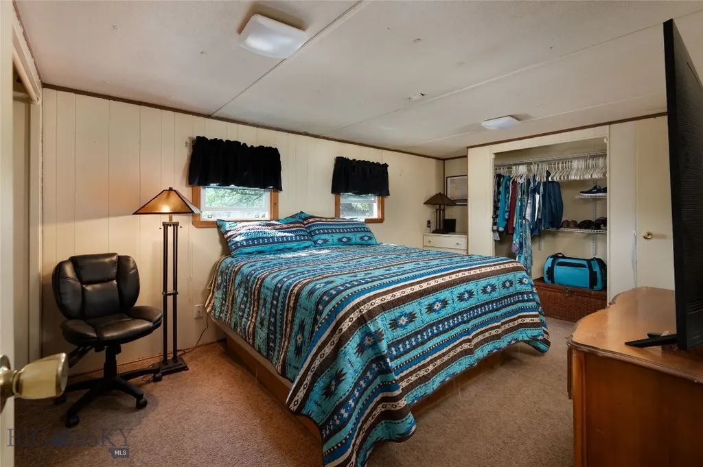 25 Emigrant Meadows Road Emigrant MT 59065