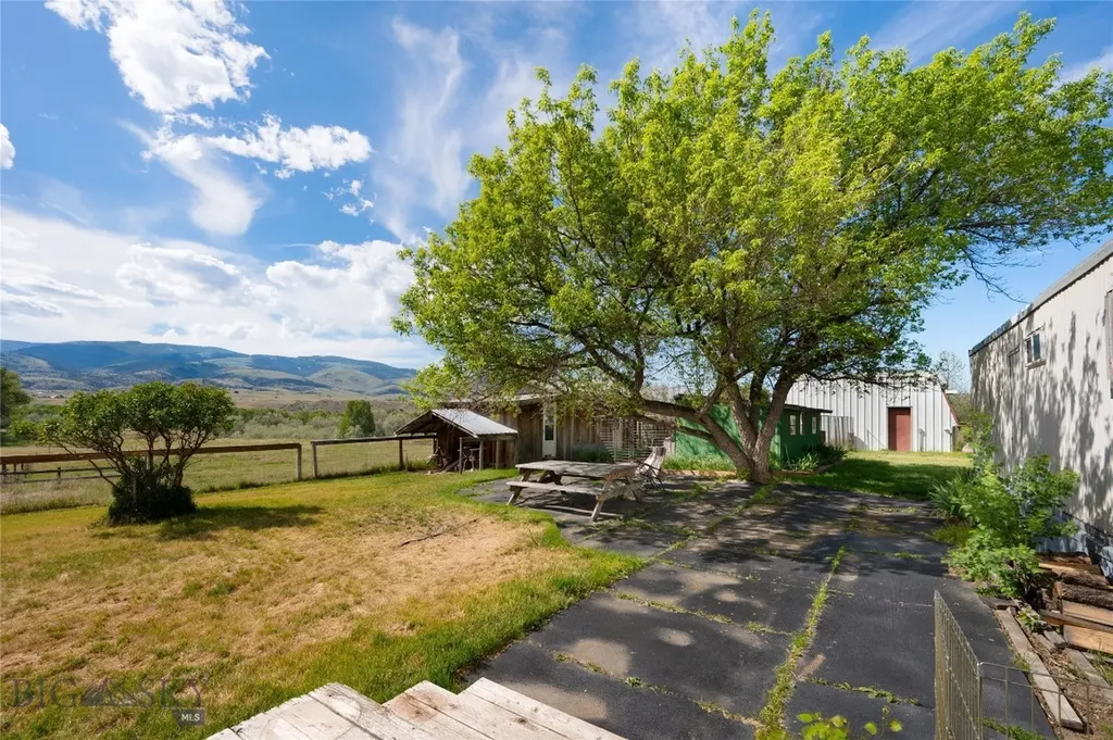25 Emigrant Meadows Road Emigrant MT 59065
