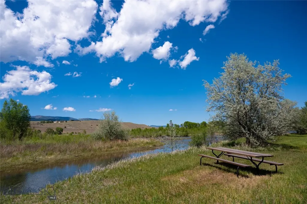 25 Emigrant Meadows Road Emigrant MT 59065