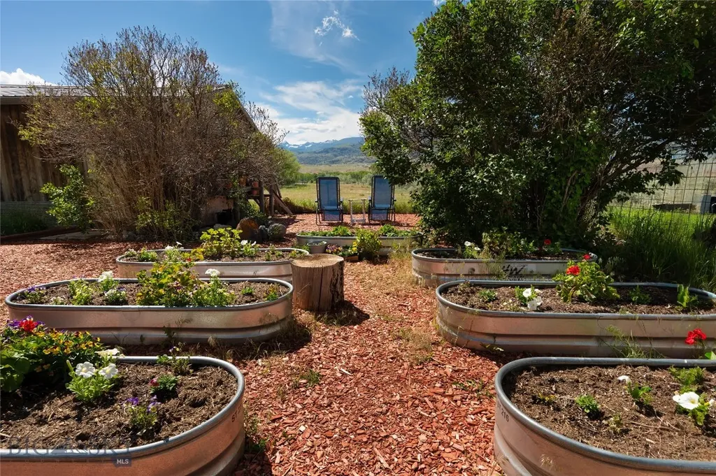 25 Emigrant Meadows Road Emigrant MT 59065