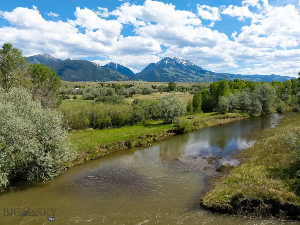 25 Emigrant Meadows Road Emigrant MT 59065