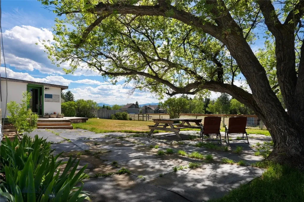 25 Emigrant Meadows Road Emigrant MT 59065