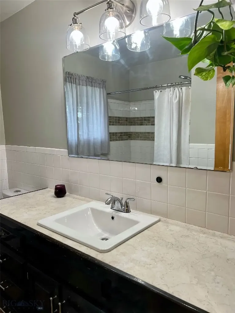 6235 Leonard Street Manhattan MT 59741