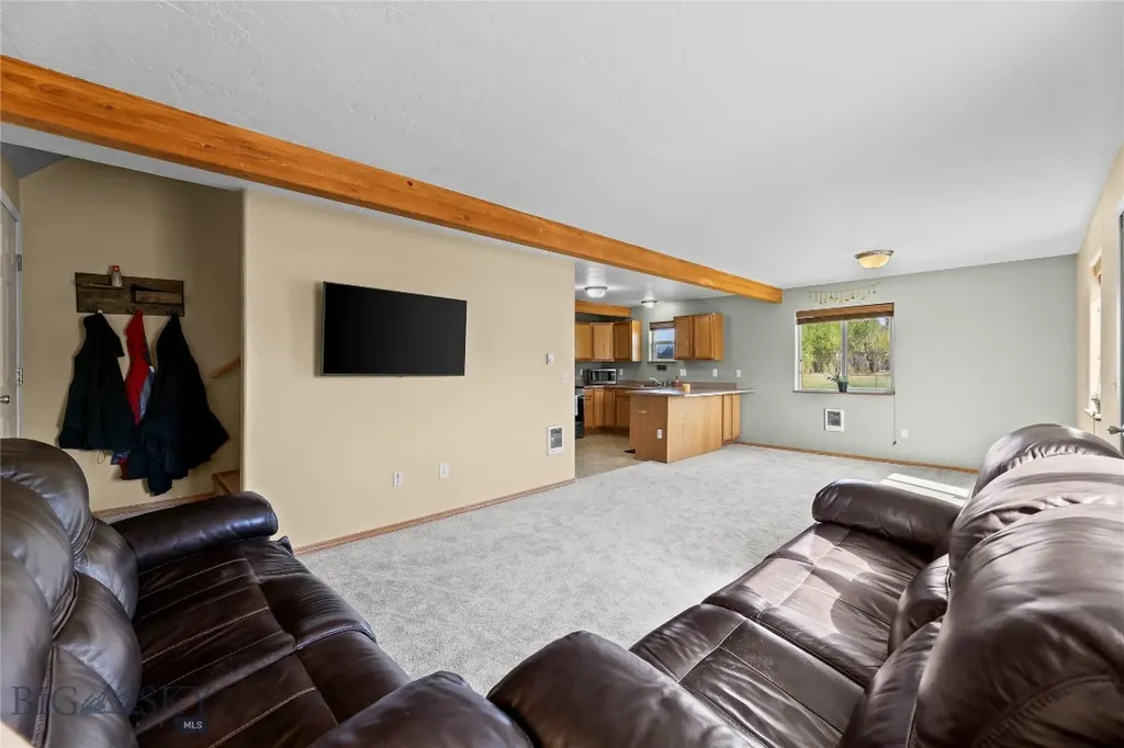 79 Robins Nest Lane Belgrade MT 59714