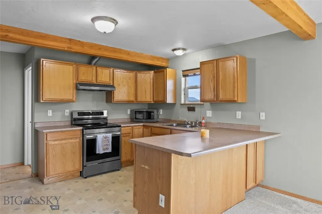 79 Robins Nest Lane Belgrade MT 59714