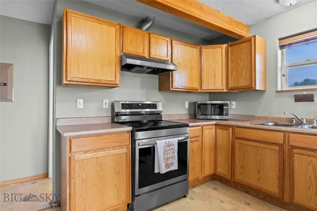 79 Robins Nest Lane Belgrade MT 59714