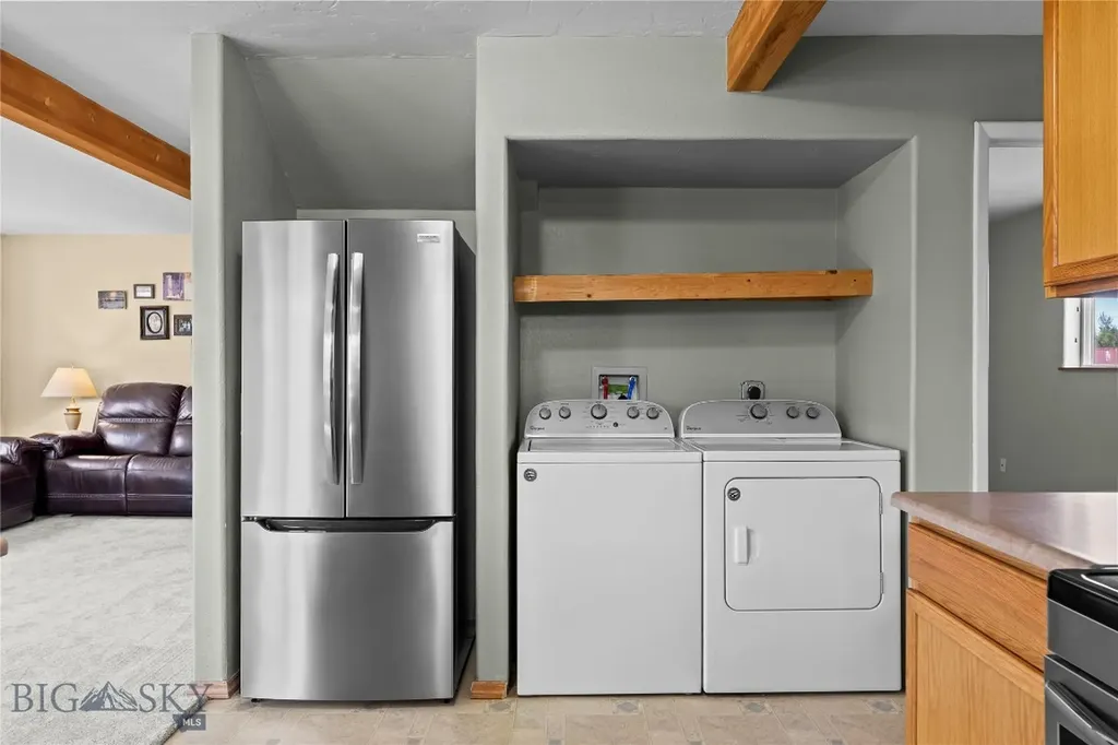 79 Robins Nest Lane Belgrade MT 59714