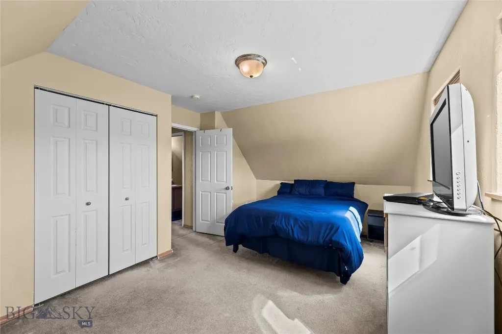 79 Robins Nest Lane Belgrade MT 59714