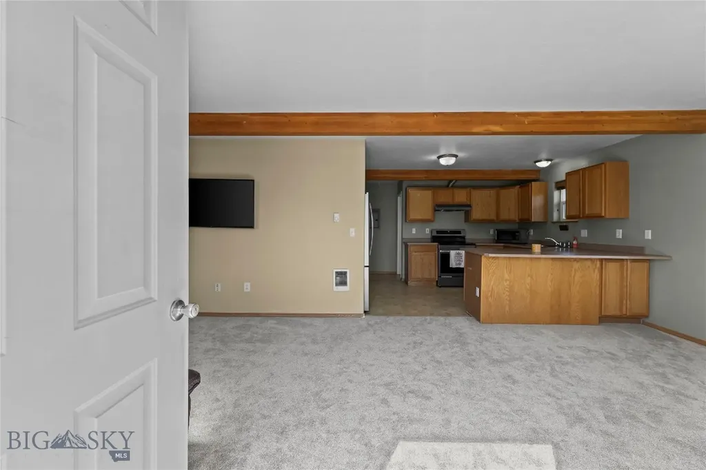 79 Robins Nest Lane Belgrade MT 59714