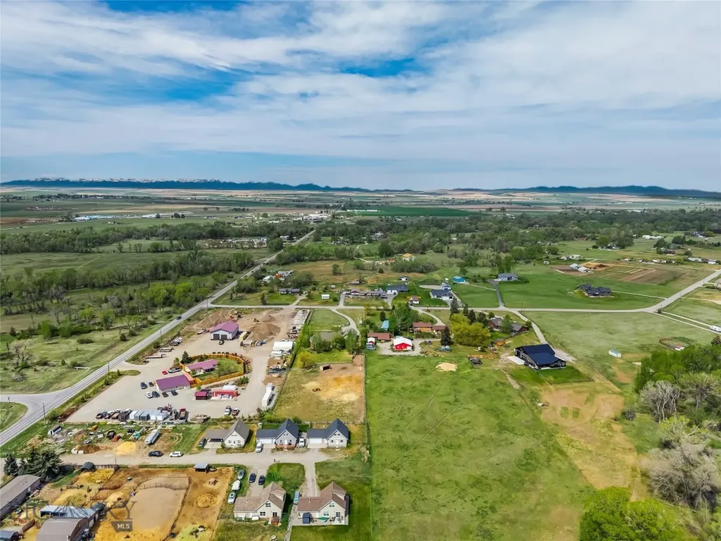 79 Robins Nest Lane Belgrade MT 59714