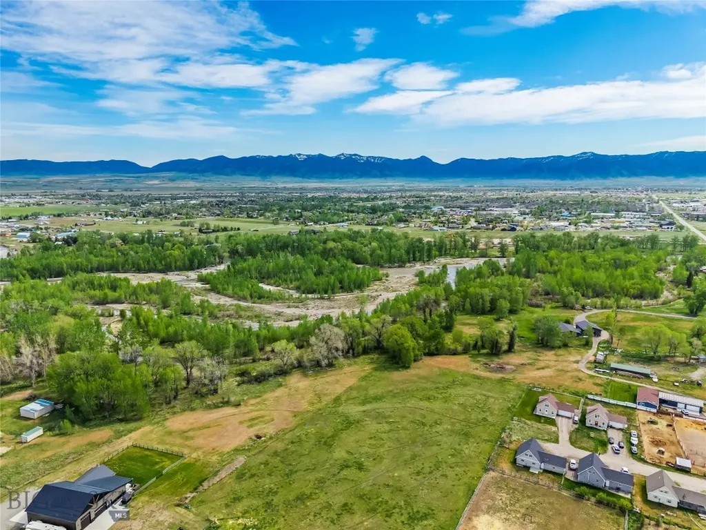 79 Robins Nest Lane Belgrade MT 59714