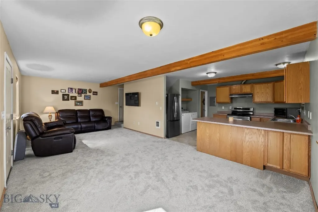 79 Robins Nest Lane Belgrade MT 59714