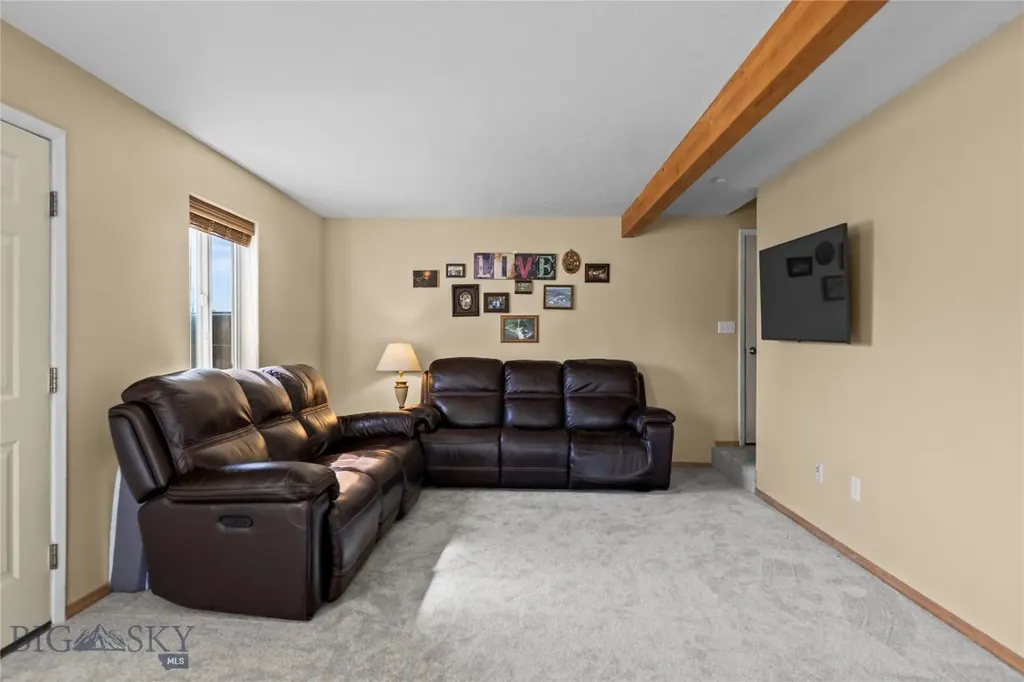 79 Robins Nest Lane Belgrade MT 59714