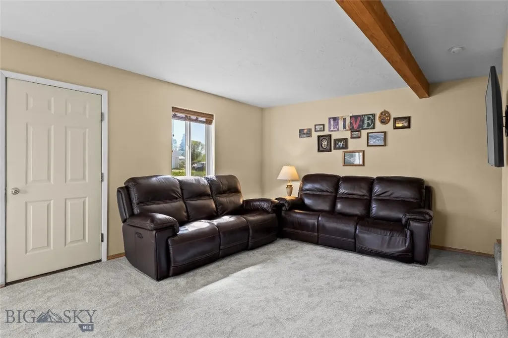 79 Robins Nest Lane Belgrade MT 59714