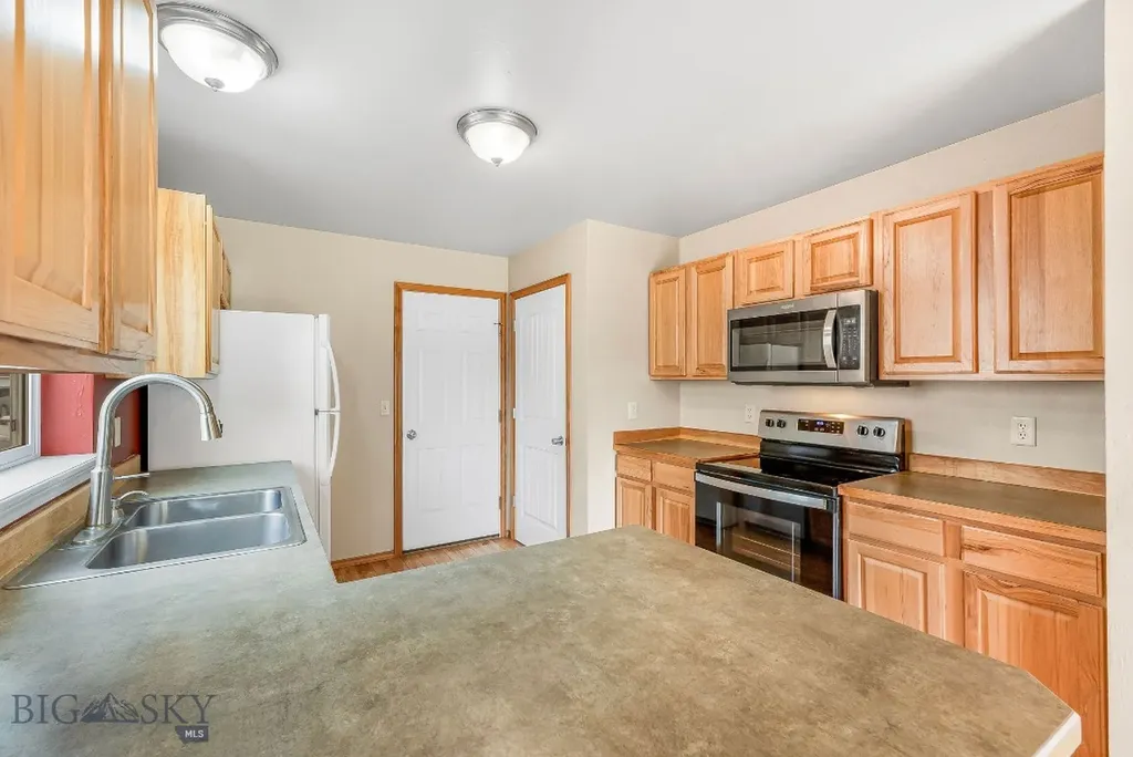 940 N River Rock Drive Belgrade MT 59714