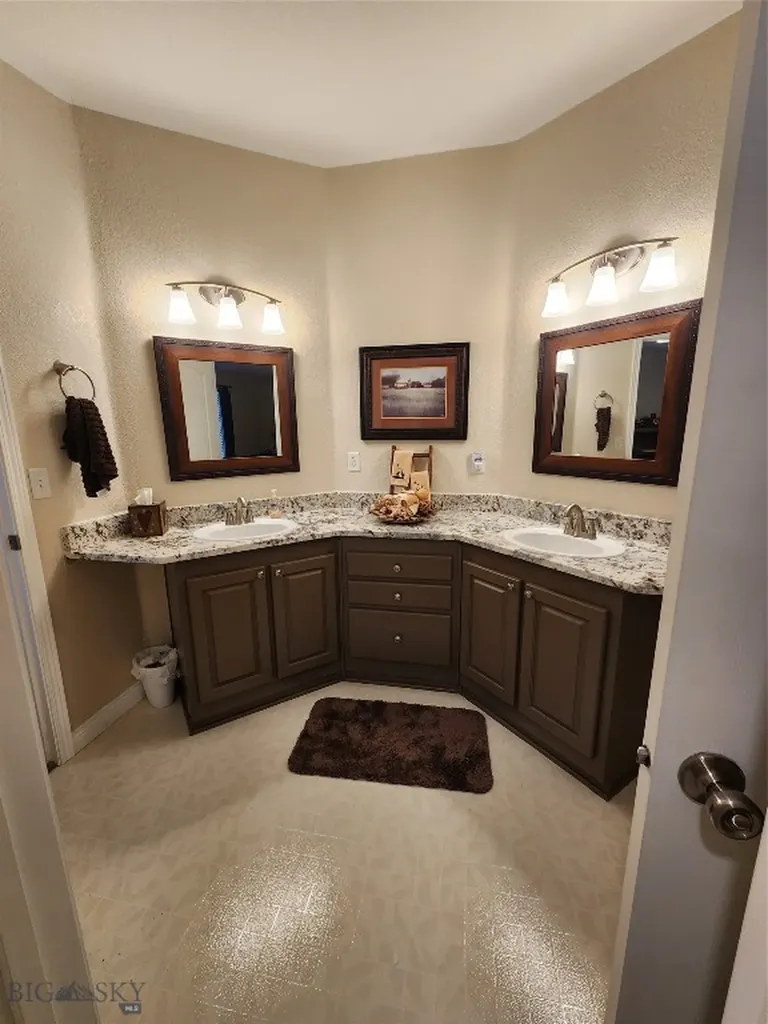 14 Valley View Twin Bridges MT 59754
