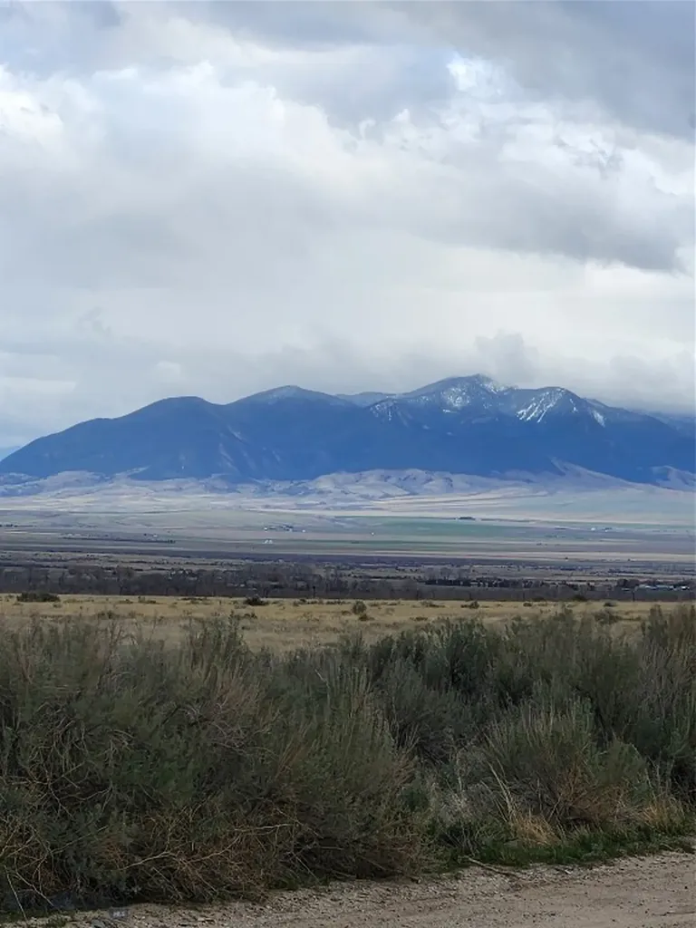 14 Valley View Twin Bridges MT 59754