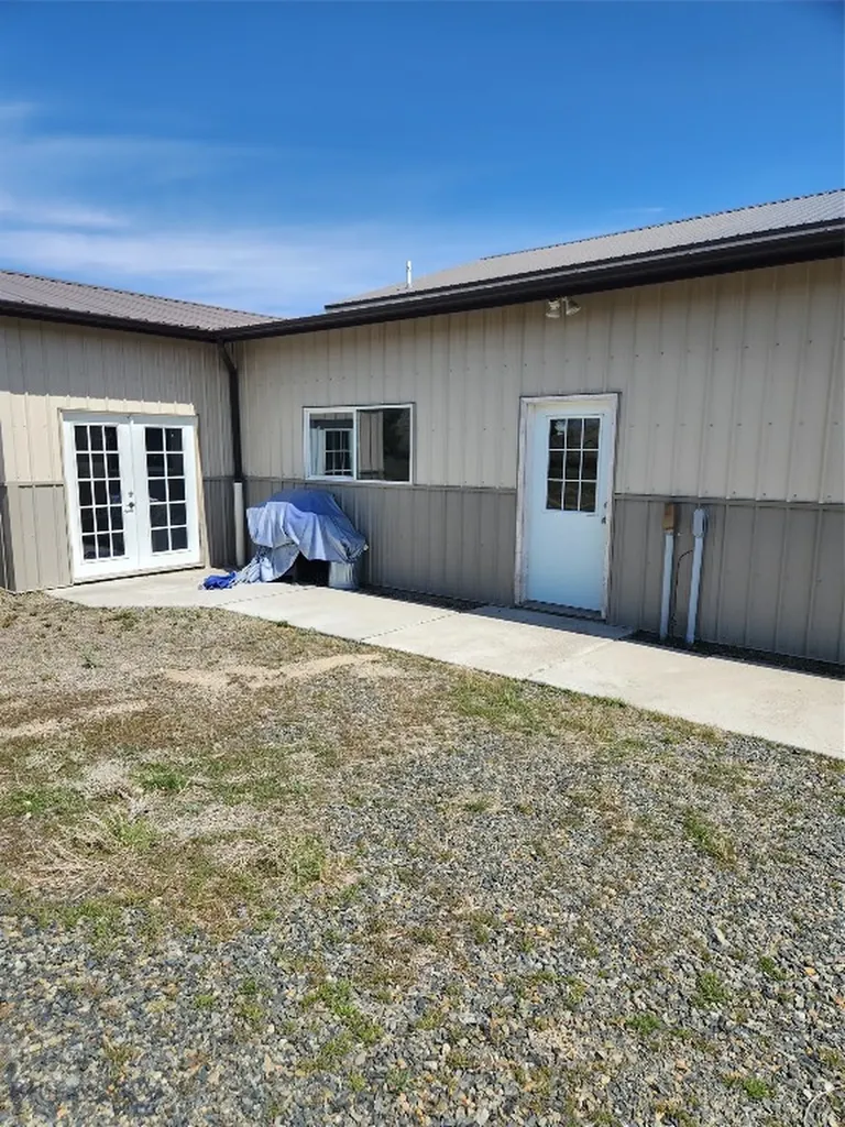 14 Valley View Twin Bridges MT 59754