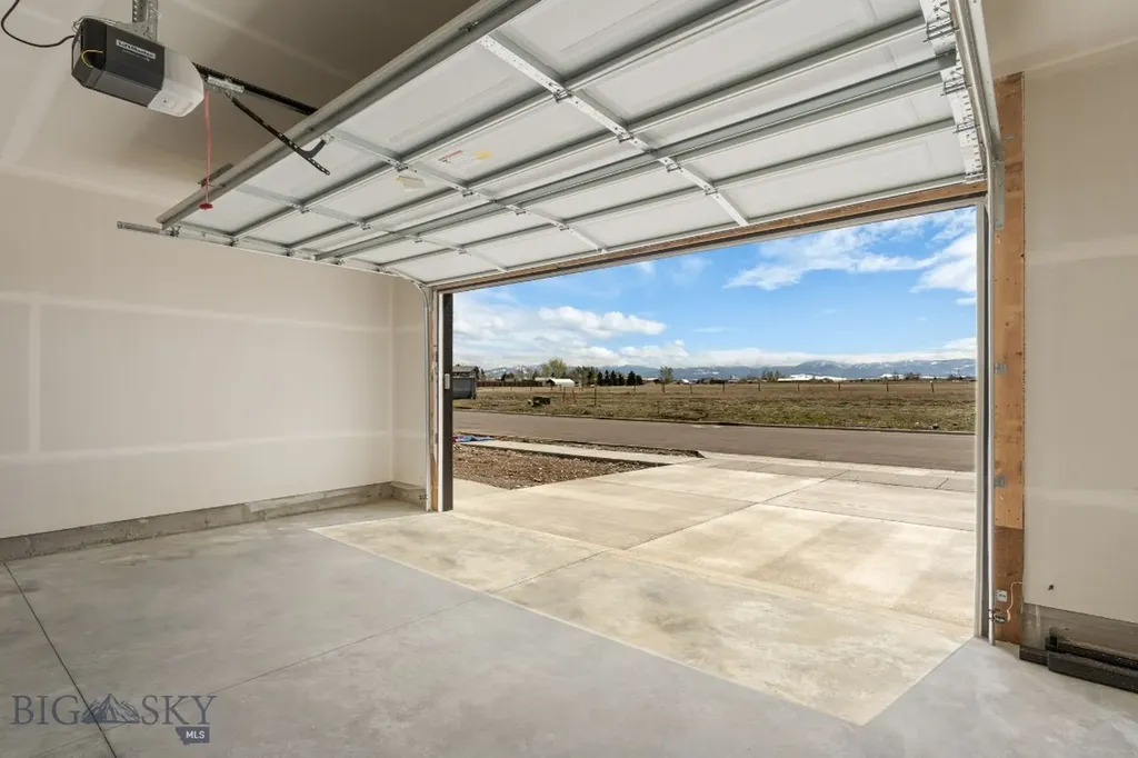 705 Spaniel Lane Belgrade MT 59714