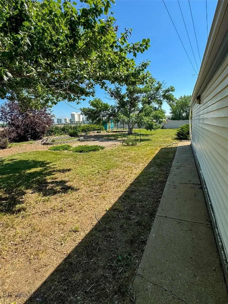 2 Robinson Street Scobey MT 59263
