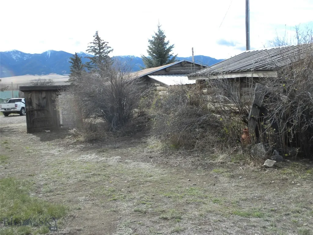 4 Blackman Street Silver Star MT 59751