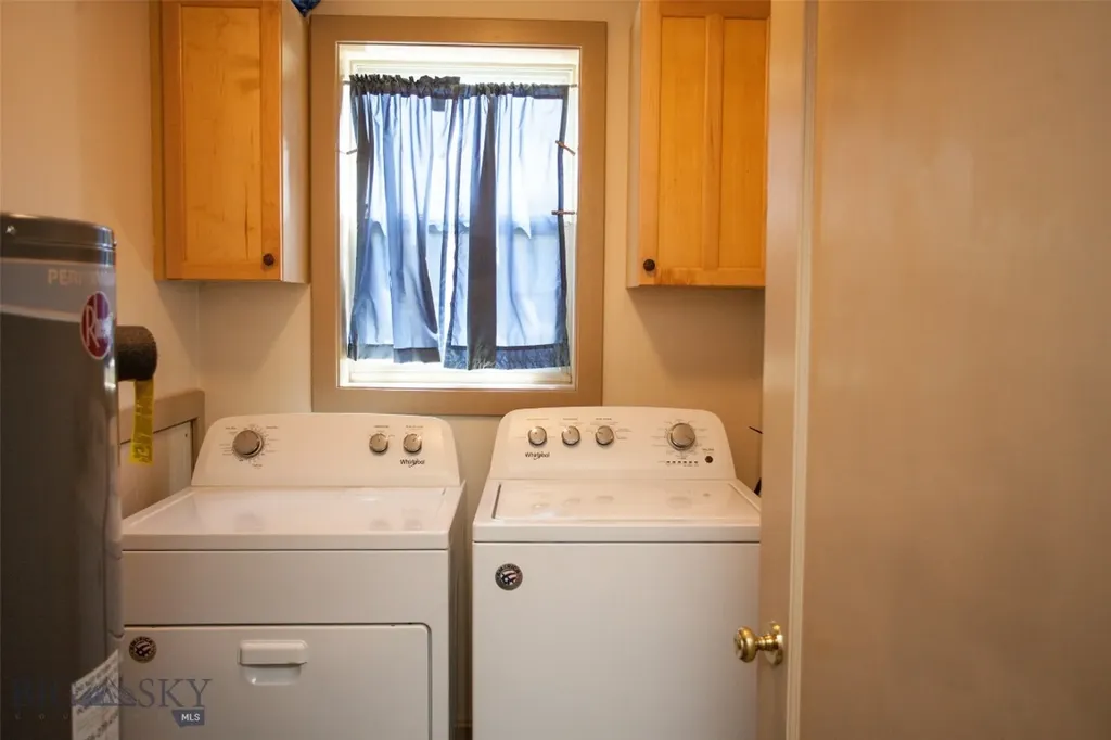 305 E Railroad Avenue N Manhattan MT 59741