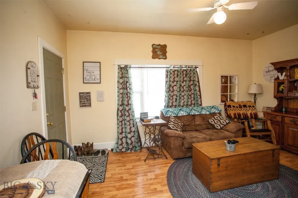 305 E Railroad Avenue N Manhattan MT 59741