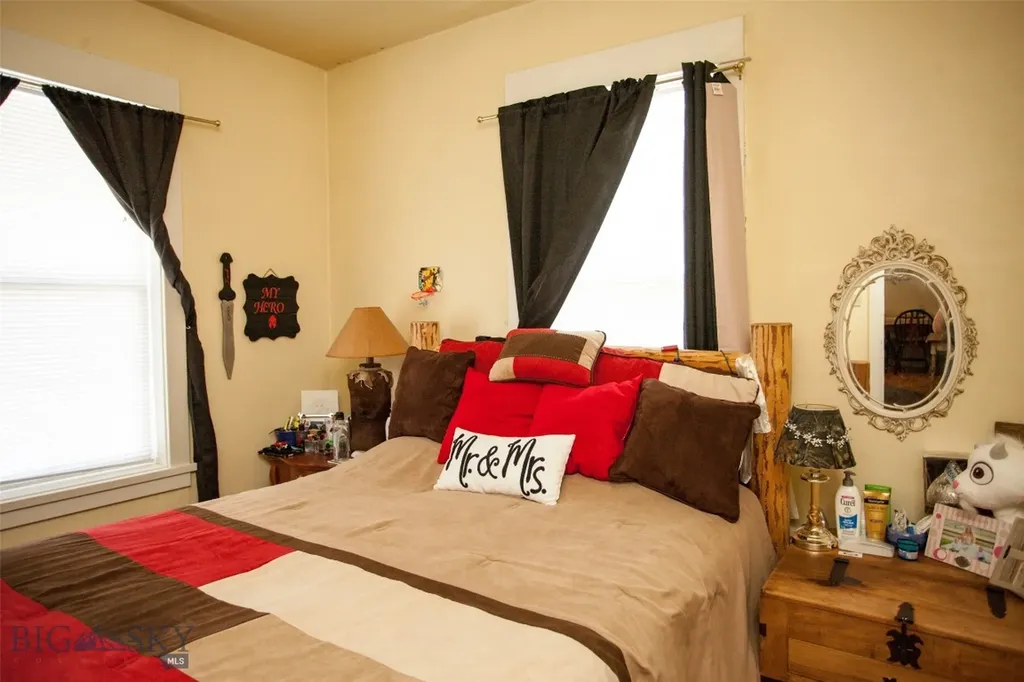 305 E Railroad Avenue N Manhattan MT 59741