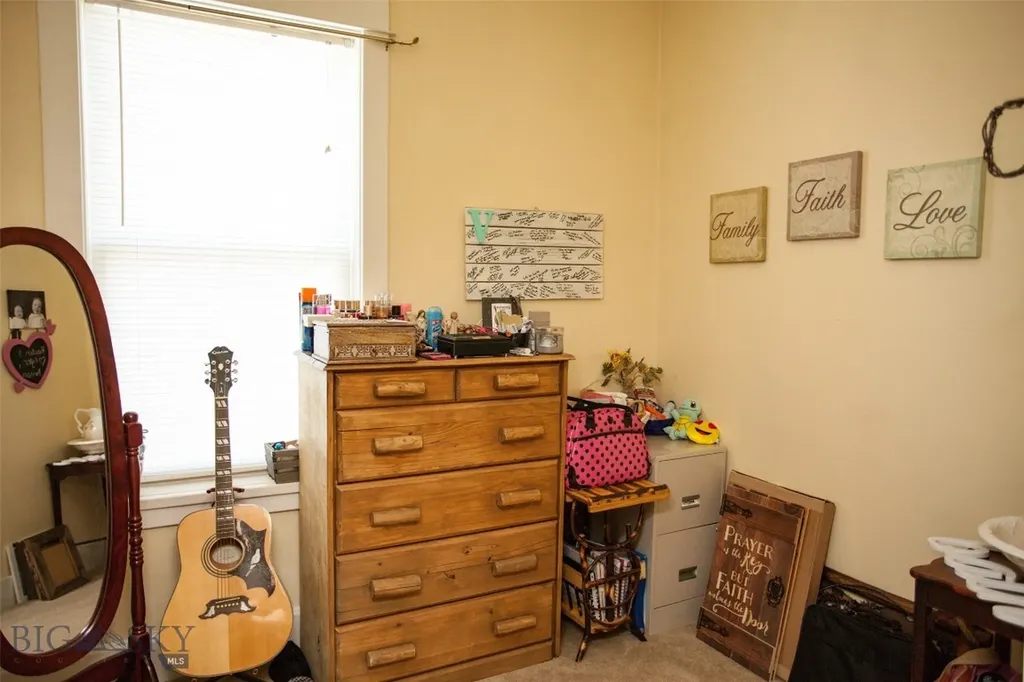 305 E Railroad Avenue N Manhattan MT 59741