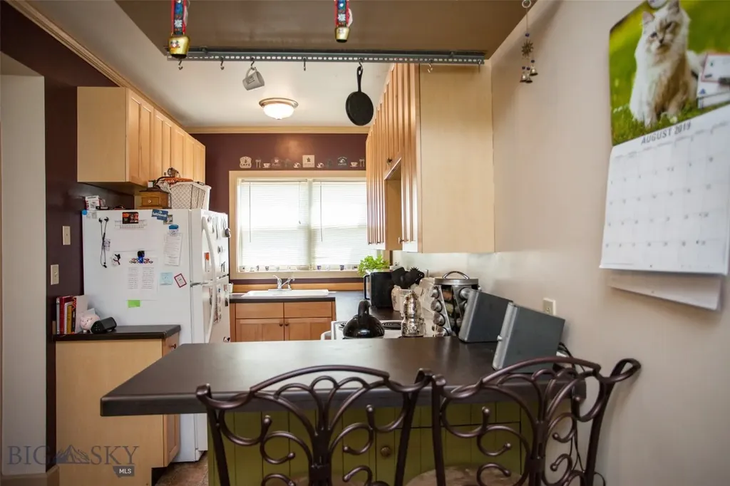 305 E Railroad Avenue N Manhattan MT 59741